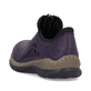 
Schwarze Rieker Damen Slipper N3277-25 mit Reißverschluss sowie einer leichten Sohle. Schuh seitlich schräg
