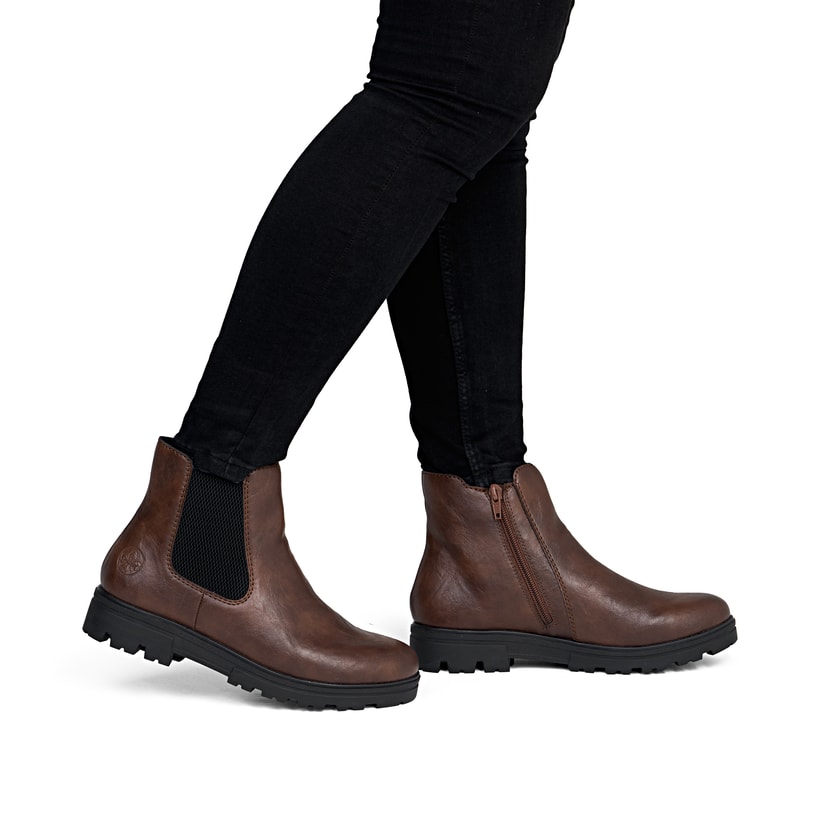 Chelsea Boots Rieker marron pour femmes 43072-22 avec fermeture éclair. Chaussure au pied.