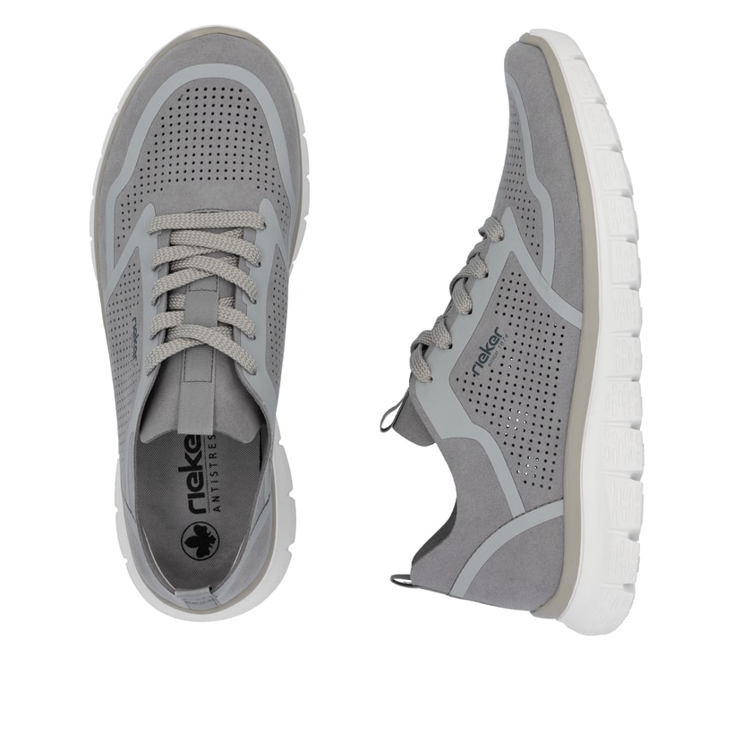 Graue Rieker Herren Sneaker Low B6600-42 mit Schnürung sowie Komfortweite G 1/2. Schuh von oben, liegend.