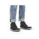 
Urbanschwarze Rieker Herren Schnürstiefel 38419-00 mit einer robusten Profilsohle. Schuh am Fuß