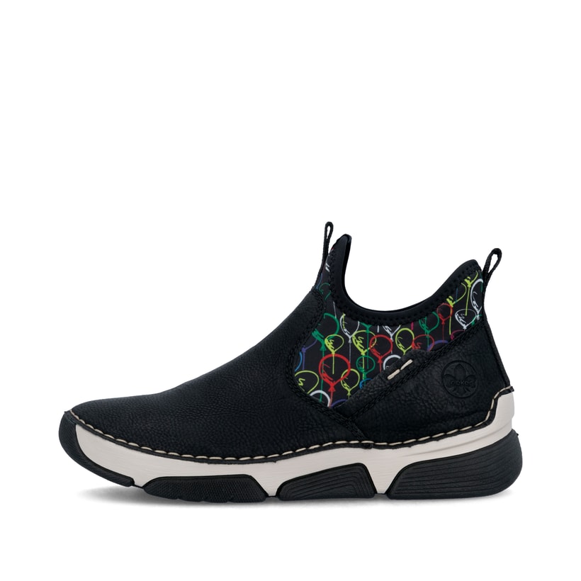 Urbanschwarze Rieker Damen Slipper 45957-00 mit einer schockabsorbierenden Sohle. Schuh Außenseite