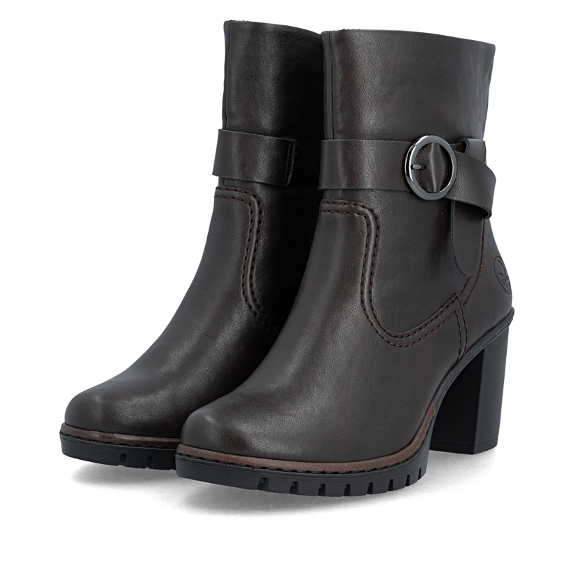 Dunkelbraune Rieker Damen Stiefeletten Y2590-25 mit einem Reißverschluss. Schuhpaar seitlich schräg.