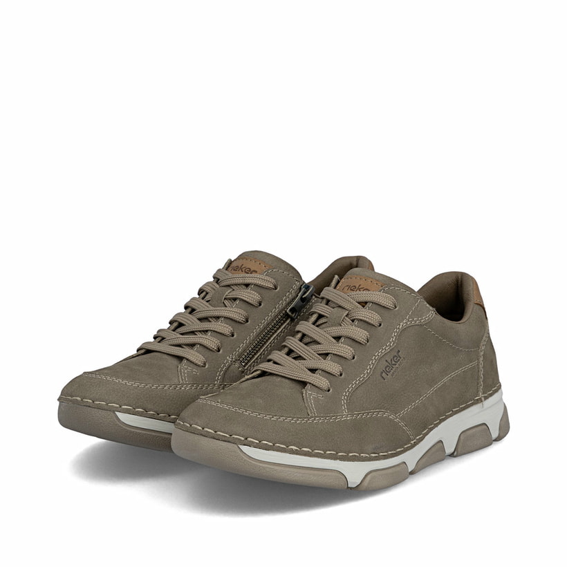 Braune Rieker Herren Schnürschuhe 15900-25 aus Glattleder. Schuhpaar seitlich schräg.