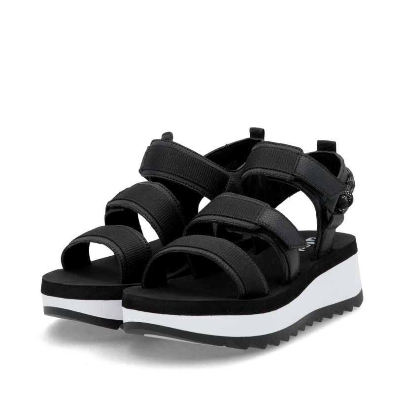 Schwarze Rieker Damen Riemchensandalen W3052-00 mit einem Klettverschluss. Schuhpaar seitlich schräg.