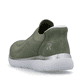 Grüne Rieker Damen Slipper M5072-52 mit Gummizug sowie einer ultraleichten Sohle. Schuh von hinten.