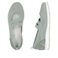 Grüne Rieker Ballerinas L3053-52 mit Gummizug sowie herausnehmbarer Einlegesohle. Schuh von oben, liegend.