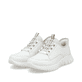 Weiße Rieker Damen Slipper M5357-80 mit Ready2GO Slip-in Funktion sowie Gummizug. Schuhpaar seitlich schräg.