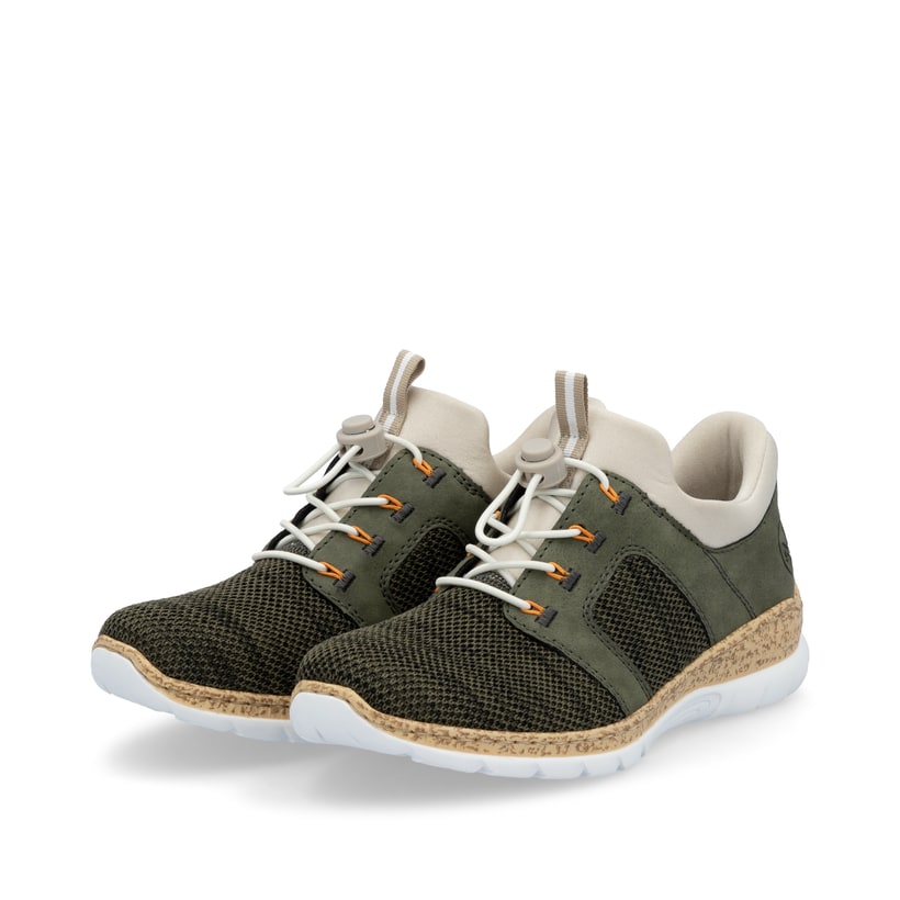 Chaussons Rieker verts pour femme N42G4-54 avec fonction slip-in Ready2GO. Chaussures inclinées sur le côté.