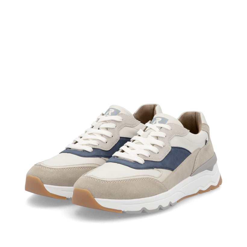 Beige Rieker Herren Sneaker Low U0906-81 mit Schnürung sowie flexibler Sohle. Schuhpaar seitlich schräg.