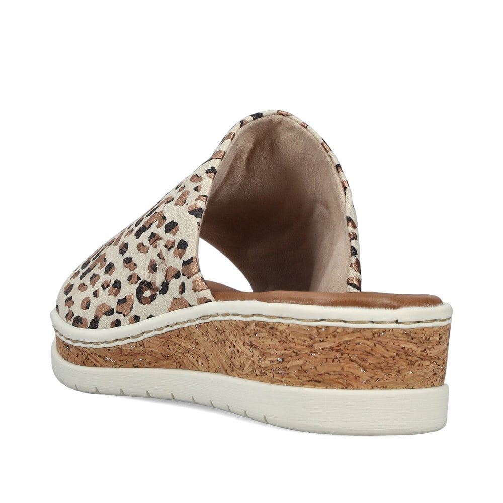 Mules Rieker beiges pour femme V4188-60 avec imprimé animal à la mode. Chaussure vue de l'arrière.