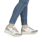 Chaussures à lacets Rieker blanches femme N9504-80 avec fermeture éclair. Chaussure au pied.