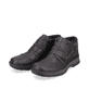 
Espressobraune Rieker Herren Kurzstiefel 05367-25 mit einer schockabsorbierenden Sohle. Schuhpaar schräg.
