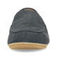 Blaue Rieker Herren Slipper 09555-14 mit Elastikeinsatz sowie Löcheroptik. Schuh von vorne.