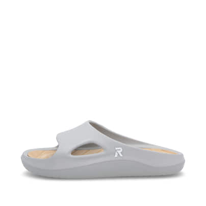 Graue Rieker Herren Pantoletten U3350-40 mit ultraleichter und flexibler Sohle. Schuh Außenseite.