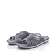 Blaue Rieker Herren Pantoletten 21099-15 mit Komfortweite G sowie leichter Sohle. Schuhpaar seitlich schräg.