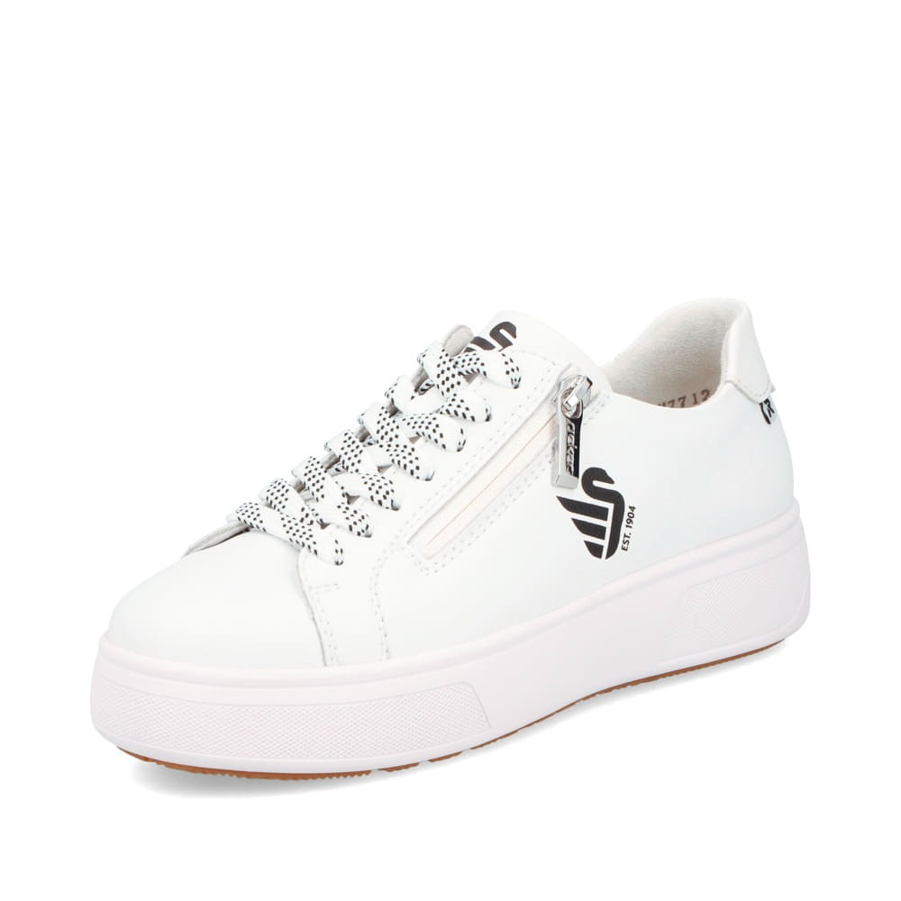 Weißer Rieker Damen Sneaker Low M7712-80 Schwenninger Wild Wings Special Edition mit Eishockey-Schnürsenkeln und Logo. Schuh seitlich schräg.