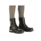 
Nachtschwarze Rieker Damen Biker Boots Z9133-00 mit Schnürung und Reißverschluss. Schuh am Fuß