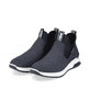 
Marineblaue Rieker Damen Slipper M0053-14 mit einer schockabsorbierenden Sohle. Schuhpaar schräg.