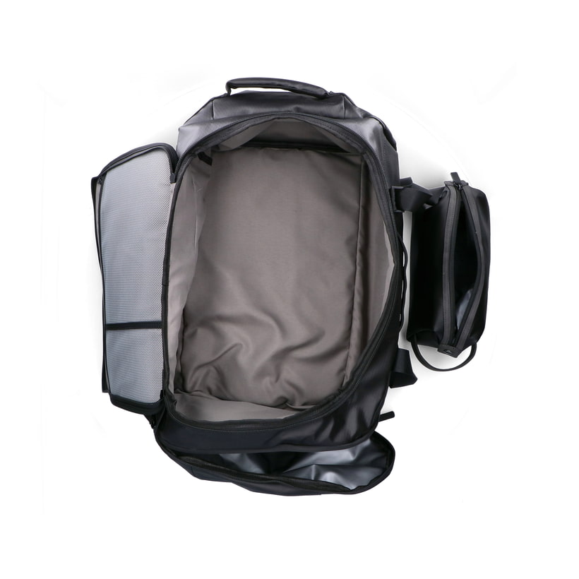 Sac de voyage Rieker H5202-00 noir avec fermeture éclair, bretelle amovible et poche intérieure amovible. Ouvert.