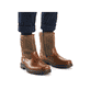 Fuchsbraune Rieker Herren Kurzstiefel 39872-24 mit griffiger Fiber-Grip Sohle. Schuh am Fuß.