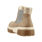 
Nougatbraune Rieker Damen Kurzstiefel X8661-24 mit einer robusten Profilsohle. Schuh seitlich schräg