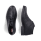 
Mitternachtsschwarze Rieker Herren Slipper 10330-00 mit einer robusten Profilsohle. Schuhpaar von oben.