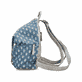 Rieker Damen Rucksack H1055-02 in Schwarz-Gemustert aus Kunstleder mit Reißverschluss. Rucksack getragen.