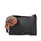 Rieker Handtasche H1656-00 in Schwarz mit Puschel an der Seite, Reißverschluss und Handyfach. Vorderseite.