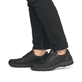 
Asphaltschwarze Rieker Herren Schnürschuhe 05330-00 mit Schnürung und Reißverschluss. Schuh am Fuß