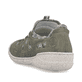 Grüne Rieker Damen Slipper 54560-52 mit Gummizug sowie extra weicher Decksohle. Schuh von hinten.