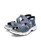 Blaue Rieker Damen Trekkingsandalen V9871-14 mit einem Elastikeinsatz. Schuhpaar seitlich schräg.