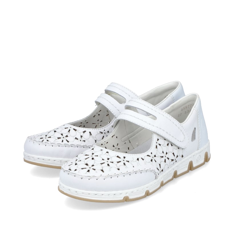 Weiße Rieker Ballerinas 49977-80, Barfußschuhe mit einem Klettverschluss. Schuhpaar seitlich schräg.
