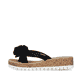 Tiefschwarze Rieker Damen Zehentrenner V4391-00 mit dekorativer Blume. Schuh Außenseite.
