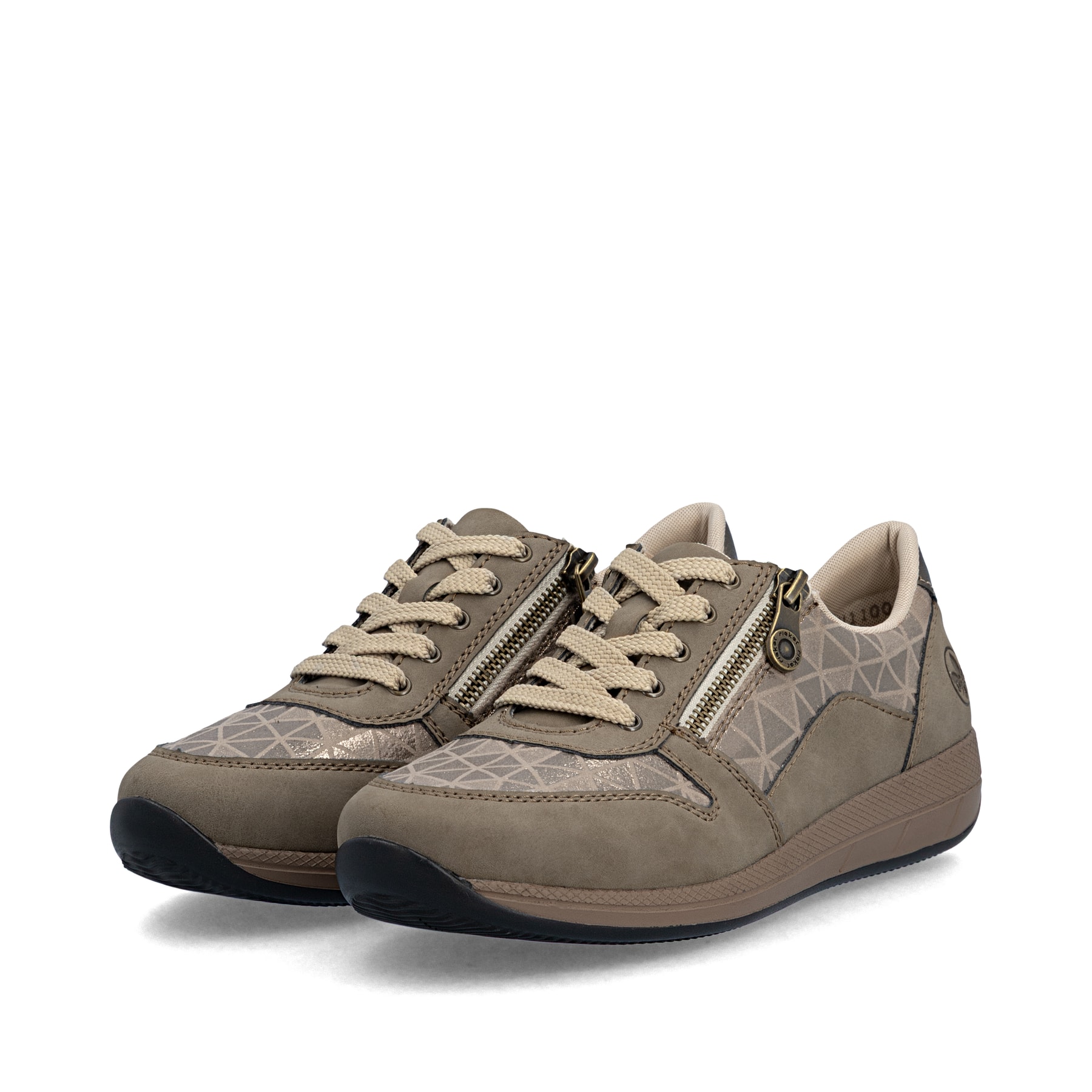 Beige-bronzefarbene Rieker Damen Sneaker Low N1100-62 mit einem Reißverschluss. Schuhpaar seitlich schräg.