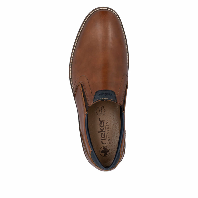 Braune Rieker Herren Slipper 13557-24 aus Glattleder mit einem Gummizug. Schuh von oben.