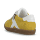 Baskets basses Rieker jaunes pour femme L9700-68 avec fermeture éclair. Chaussure vue de l'arrière.