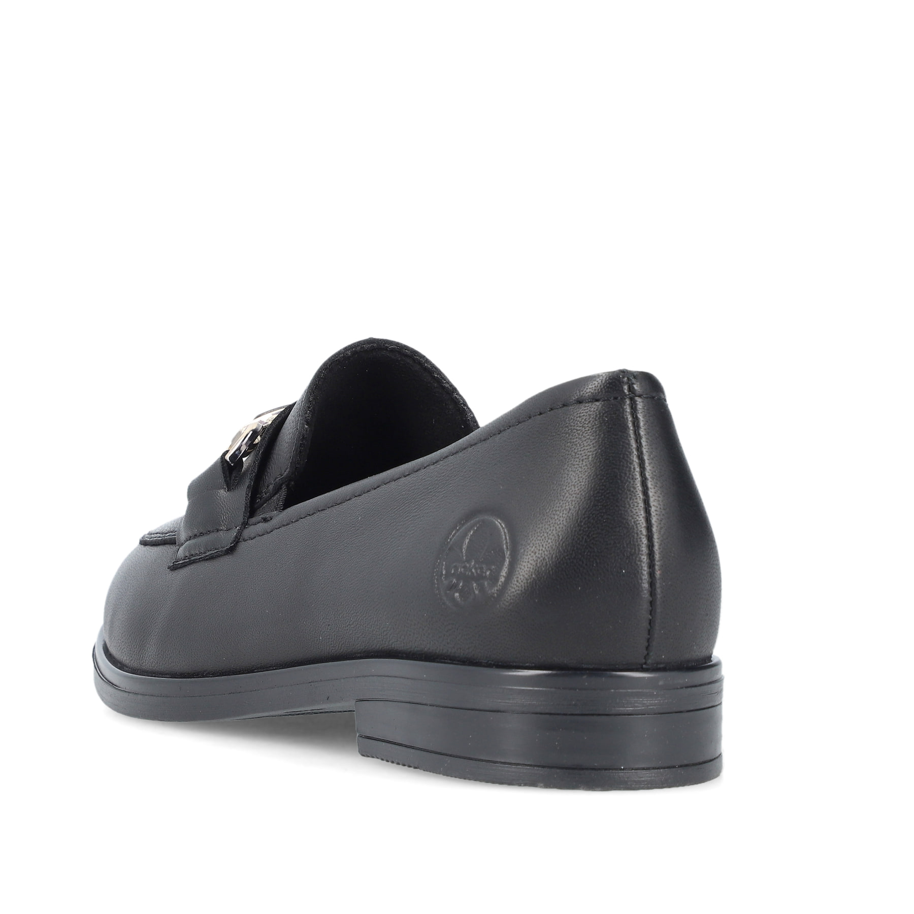 Mocassins Rieker noirs pour femme 46262-01 en cuir lisse. Chaussure vue de l'arrière.