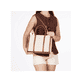 Sac à main Rieker H1013-60 beige avec aspect raphia et fermeture éclair. Porté.
