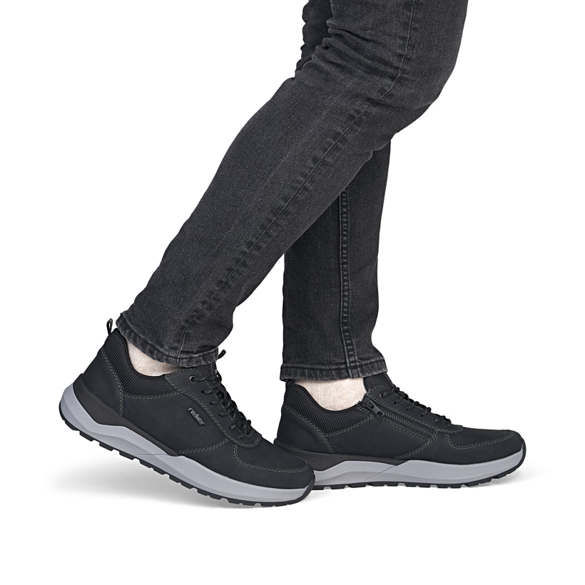 Chaussures à lacets Rieker noires hommes 06002-00 avec fermeture éclair. Chaussure au pied.