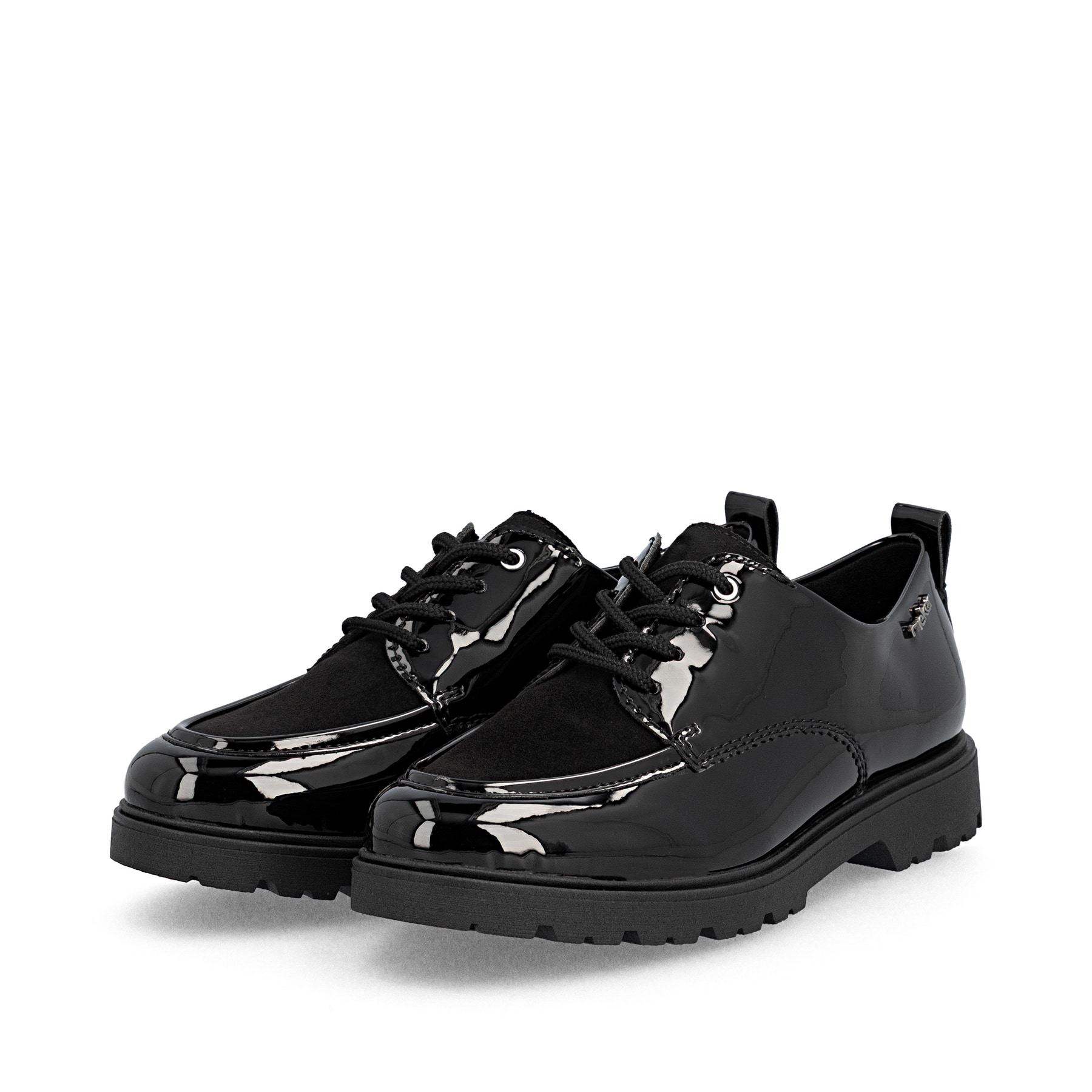 Schwarze Rieker Damen Schnürschuhe 45500-00 mit einer extra weichen Decksohle. Schuhpaar seitlich schräg.