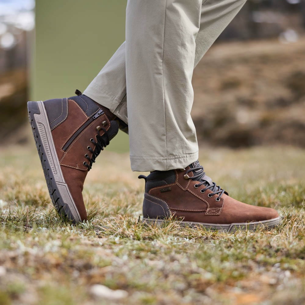 Braune Rieker Herren Schnürstiefel 36040-23 getragen