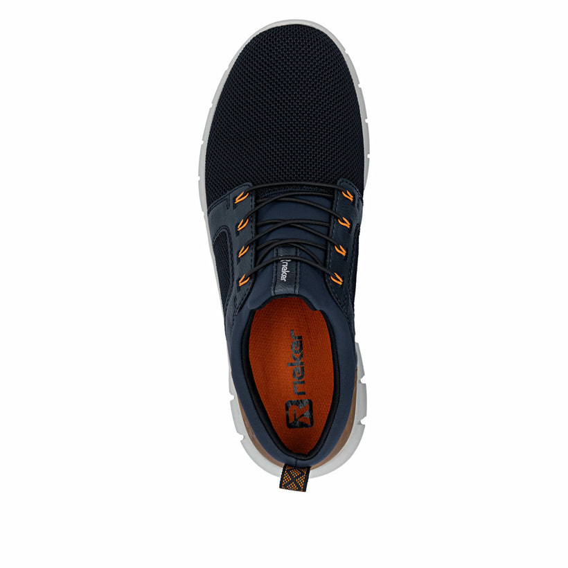 Blaue Rieker Herren Slipper B7796-14 mit einem Gummizug sowie Komfortweite G 1/2. Schuh von oben.