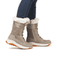Beige Rieker Damen Schnürstiefel W0070-64 mit wasserabweisender TEX-Membran. Schuh am Fuß.