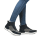 Zartrosane vegane Rieker Damen Loafer 58955-31 mit einem Elastikeinsatz. Schuh Außenseite gespiegelt.