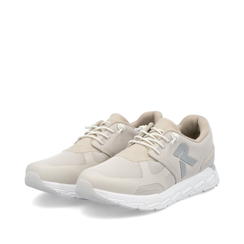 Beige Rieker Damen Sneaker Low M9000-60 mit Gummischnürung sowie flexibler Sohle. Schuhpaar seitlich schräg.