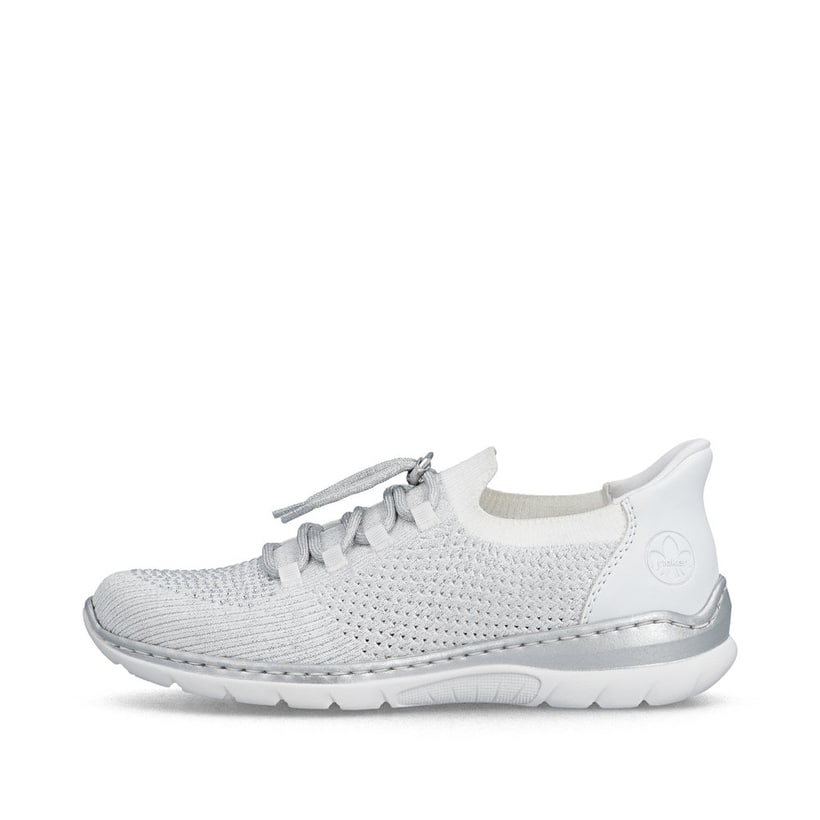 Silberne Rieker Damen Slipper L3261-90 mit easy Hineinschlüpf-Möglichkeit. Schuh Außenseite.