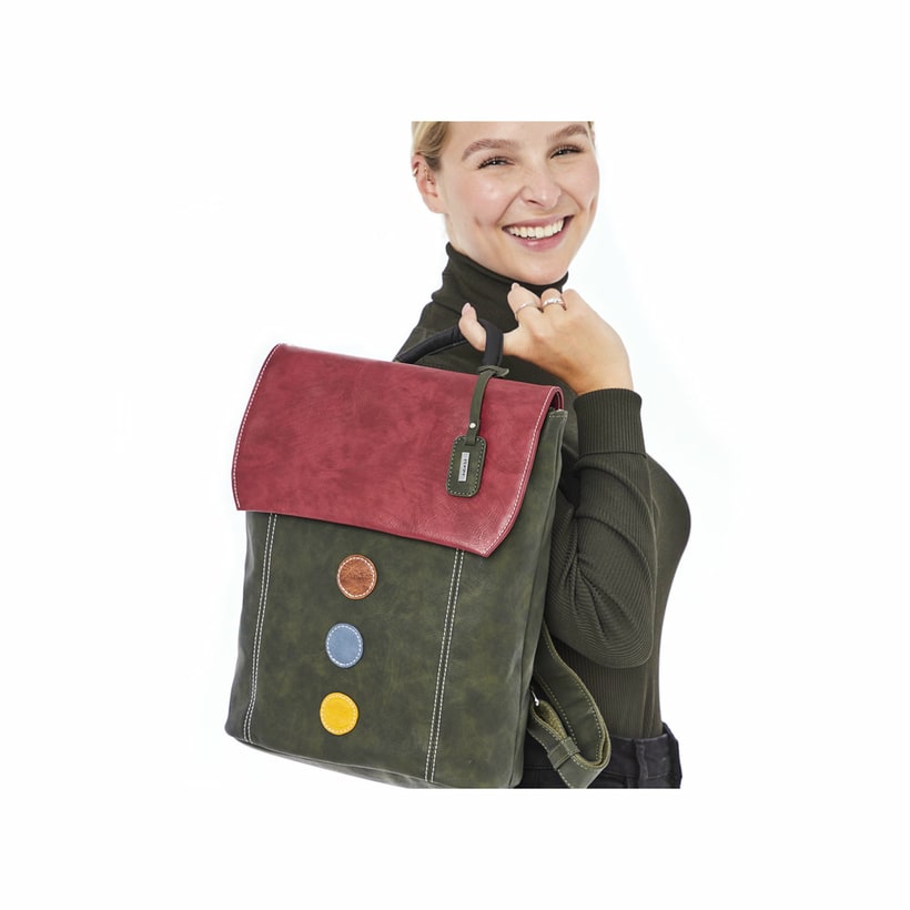 Rieker Rucksack H1357-54 in Grün-Rot mit bunten Details, Reißverschluss und Handyfach. Getragen.