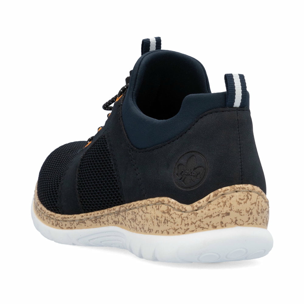 Blaue Rieker Damen Slipper N4290-14 mit einem Gummizug. Schuh von hinten.