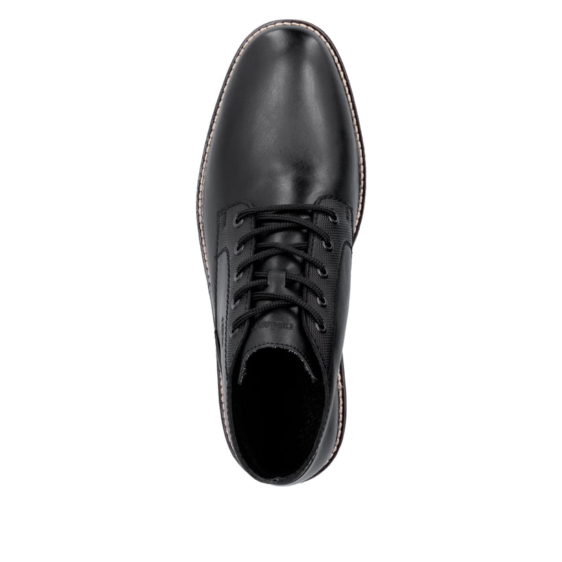 Schwarze Rieker Herren Schnürstiefel 33207-00 aus Glattleder mit einer Schnürung. Schuh von oben.