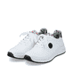 Weiße Rieker Damen Sneaker Low M4903-80 mit einer Schnürung sowie Extraweite H. Schuhpaar seitlich schräg.